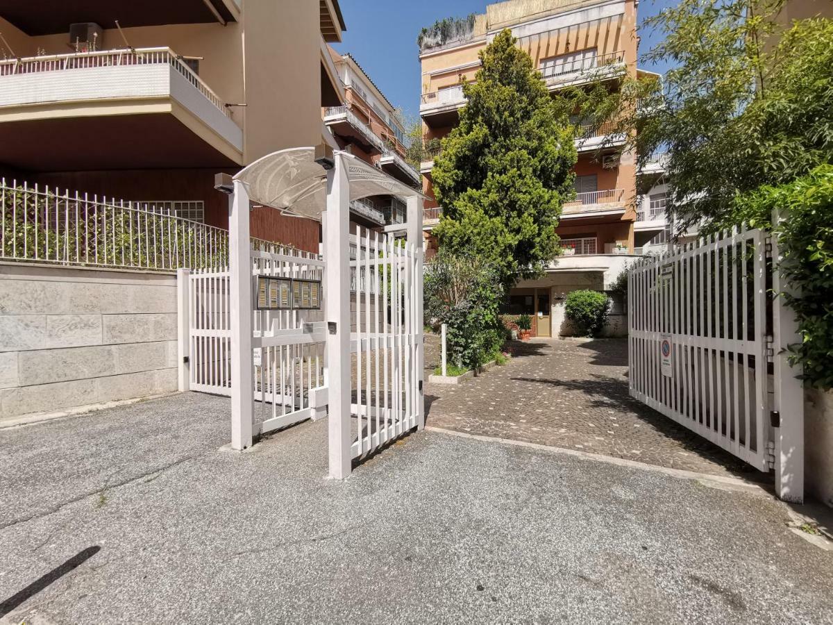 Cozy San Pietro Apartment Rome Luaran gambar